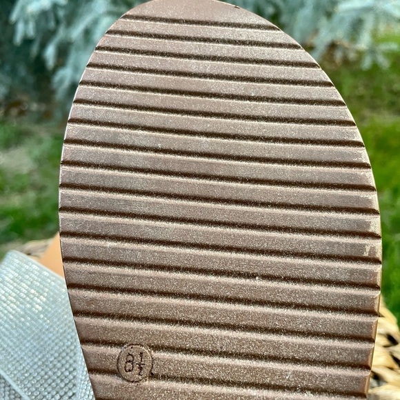 NEW Yoki Clear Rhinestone Bling Criss Cross Slide Platform Comfort Sandals. 8.5 - Picture 8 of 9